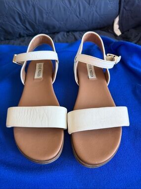 Steve Madden Cream Strap Flat Sandals
